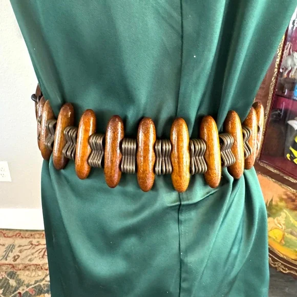 Vintage Wooden Beaded Belt with Intricate Design - Picture 4 of 6